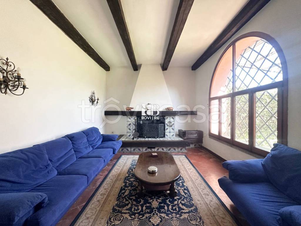 casa indipendente in vendita a Roma in zona Ardeatino