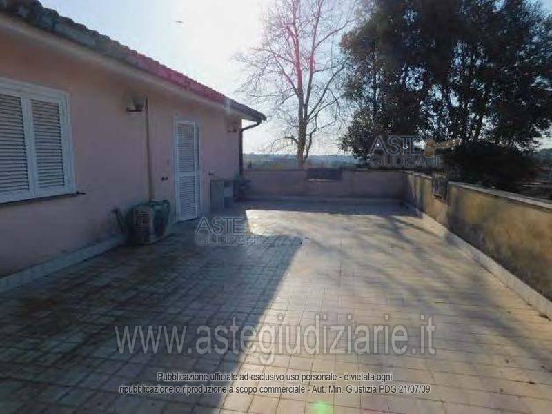 casa indipendente in vendita a Roma in zona Colle dei Pini