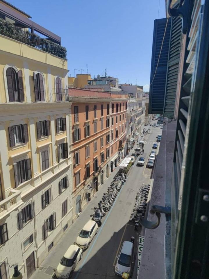 appartamento in vendita a Roma in zona Castro Pretorio