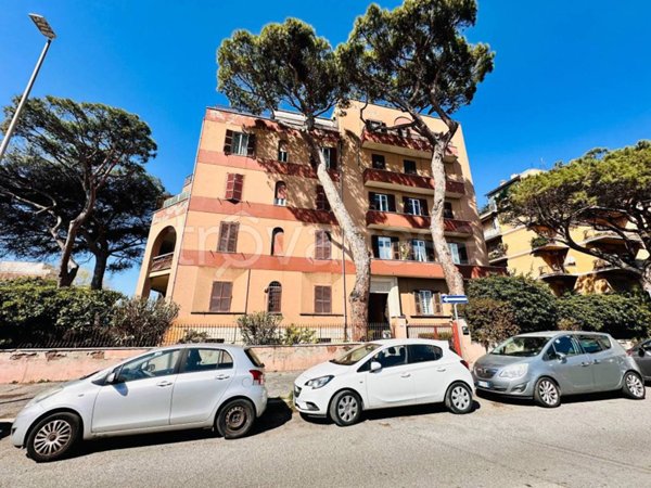 appartamento in vendita a Roma in zona Ostia