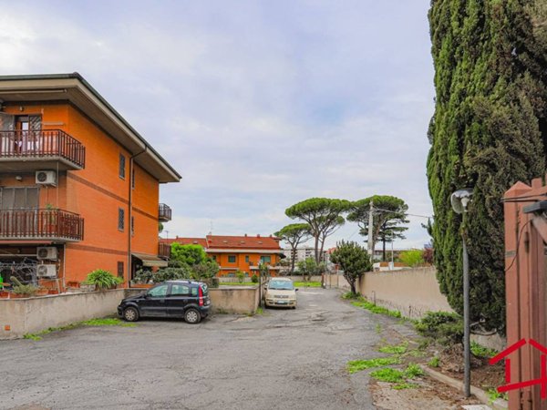 appartamento in vendita a Roma in zona Romanina