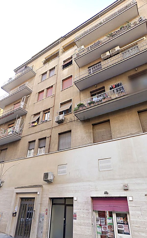 locale commerciale in vendita a Roma in zona Prenestino-Labicano