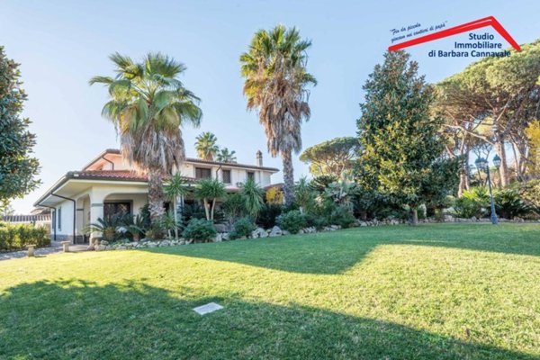 casa indipendente in vendita a Roma in zona Infernetto