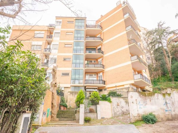 appartamento in vendita a Roma in zona Tor di Quinto