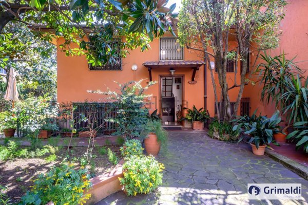 casa indipendente in vendita a Roma in zona Ostiense