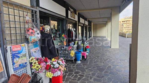 negozio in vendita a Roma in zona Spinaceto