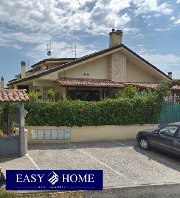 casa indipendente in vendita a Roma in zona Giardini di Corcolle