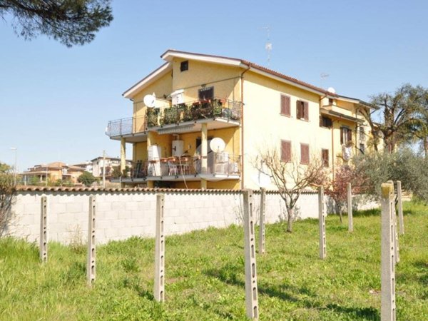 appartamento in vendita a Roma in zona Finocchio