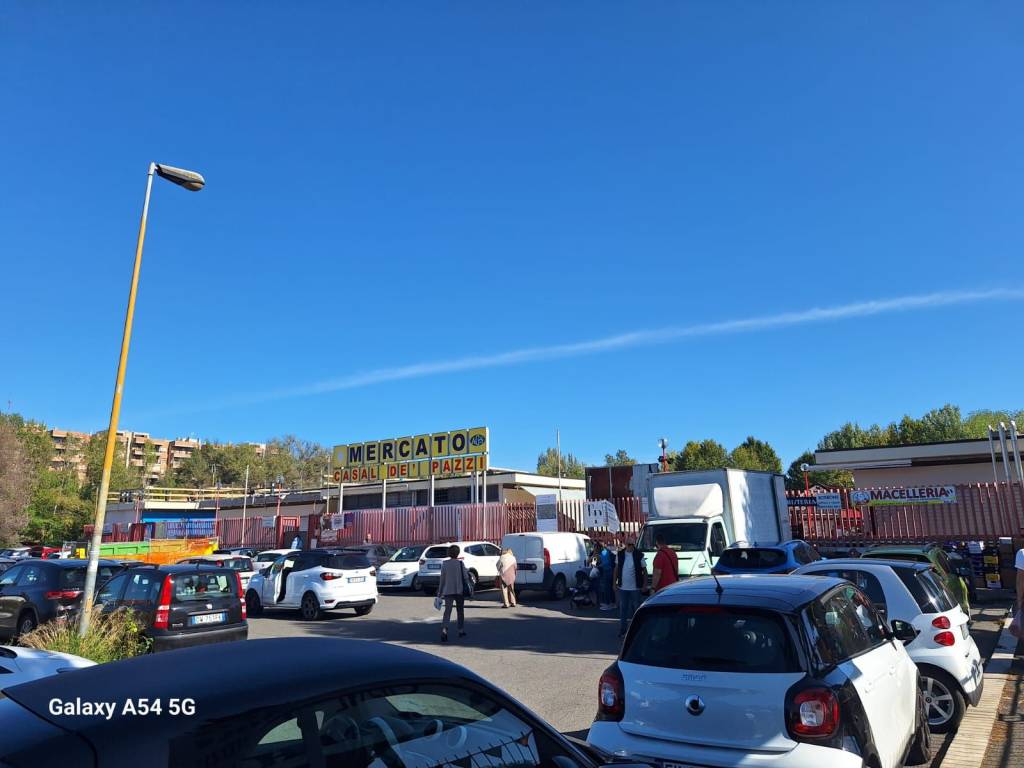 negozio in vendita a Roma in zona Monte Sacro/Talenti