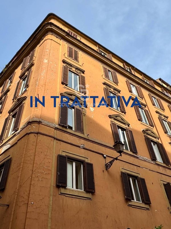 appartamento in vendita a Roma in zona Parione/Sant'Eustachio