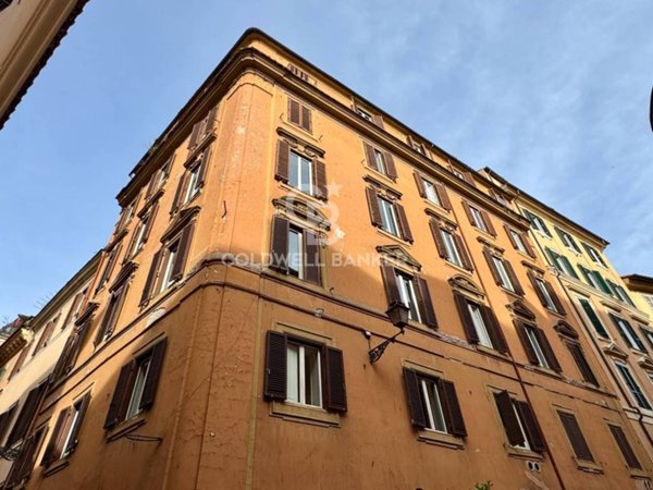 appartamento in vendita a Roma in zona Parione/Sant'Eustachio