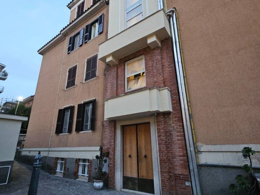 appartamento in vendita a Roma in zona Tor di Quinto