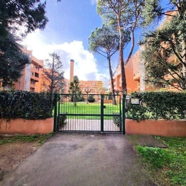 appartamento in vendita a Roma in zona Ardeatino