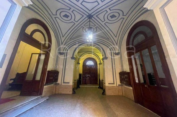 appartamento in vendita a Roma in zona Rione Monti/Campitelli