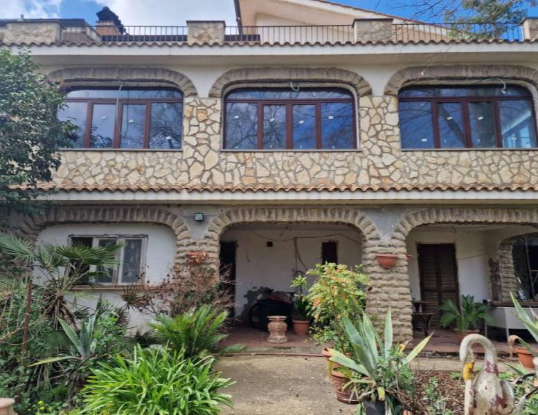 casa indipendente in vendita a Roma in zona Prima Porta