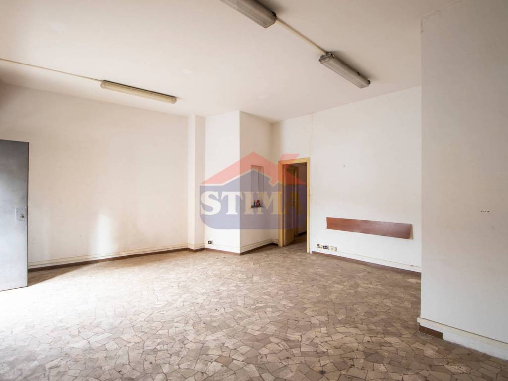 negozio in vendita a Roma in zona Prenestino-Centocelle