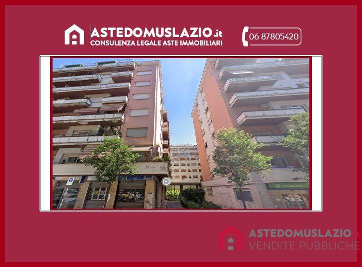 appartamento in vendita a Roma in zona Appio Latino