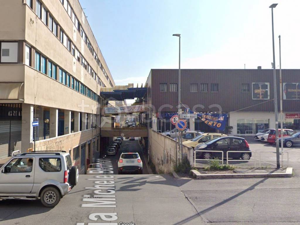 negozio in vendita a Roma in zona Torre Angela