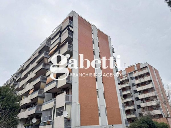 appartamento in vendita a Roma in zona Cinecittà