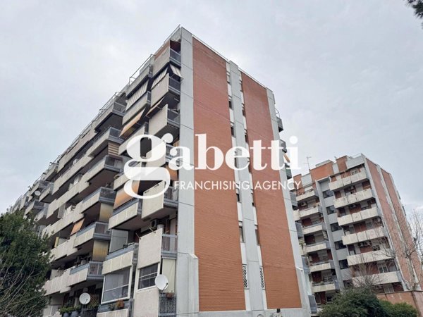 appartamento in vendita a Roma in zona Cinecittà