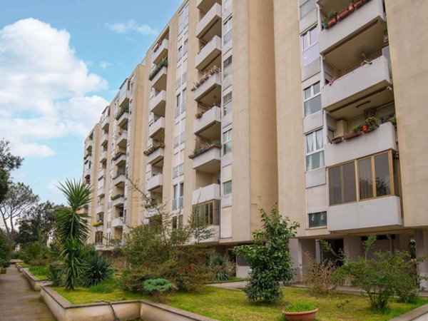 appartamento in vendita a Roma in zona EUR