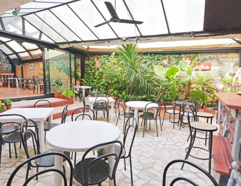 locale commerciale in vendita a Roma in zona Ostiense