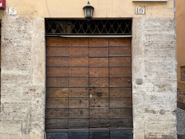 appartamento in vendita a Roma in zona Parione/Sant'Eustachio