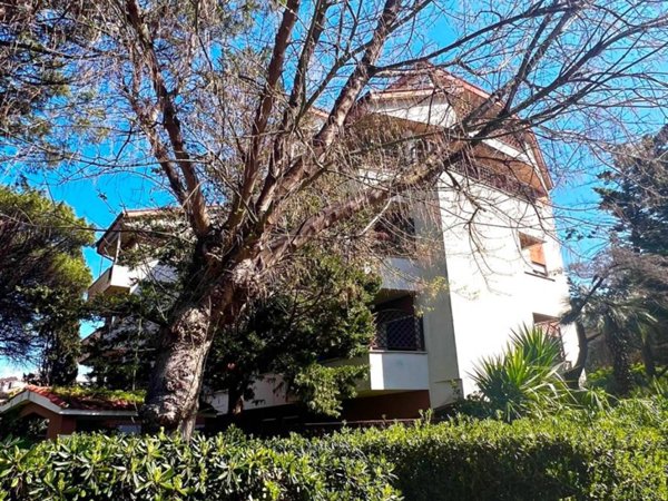 appartamento in vendita a Roma in zona Ostia