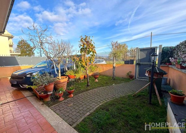 casa indipendente in vendita a Roma in zona Giardini di Corcolle