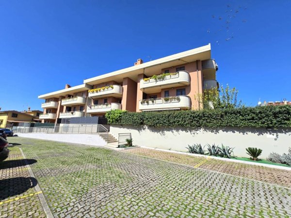 appartamento in vendita a Roma in zona Borghesiana