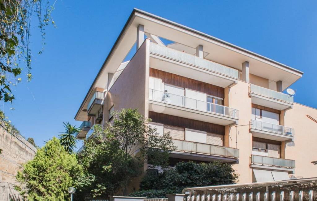 appartamento in vendita a Roma in zona Gianicolense