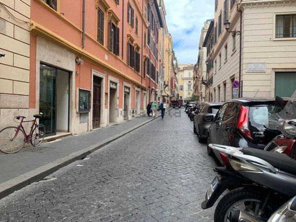locale commerciale in vendita a Roma in zona Campo Marzio