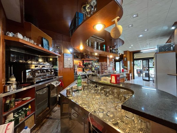 locale commerciale in vendita a Roma in zona Don Bosco