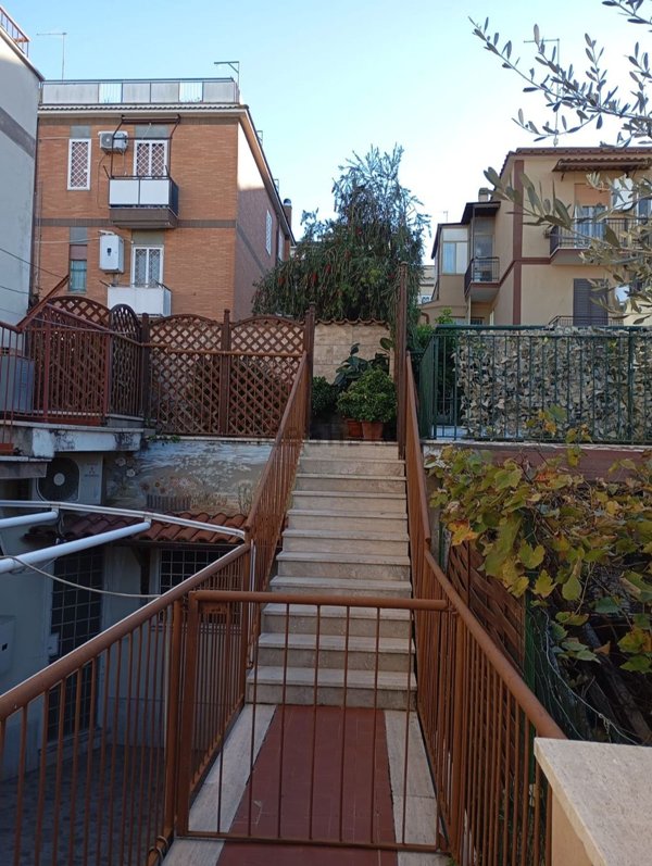 appartamento in vendita a Roma in zona Vitinia