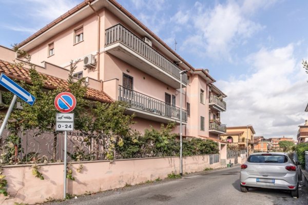 appartamento in vendita a Roma in zona Finocchio