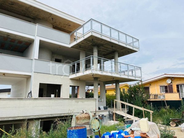 casa indipendente in vendita a Roma