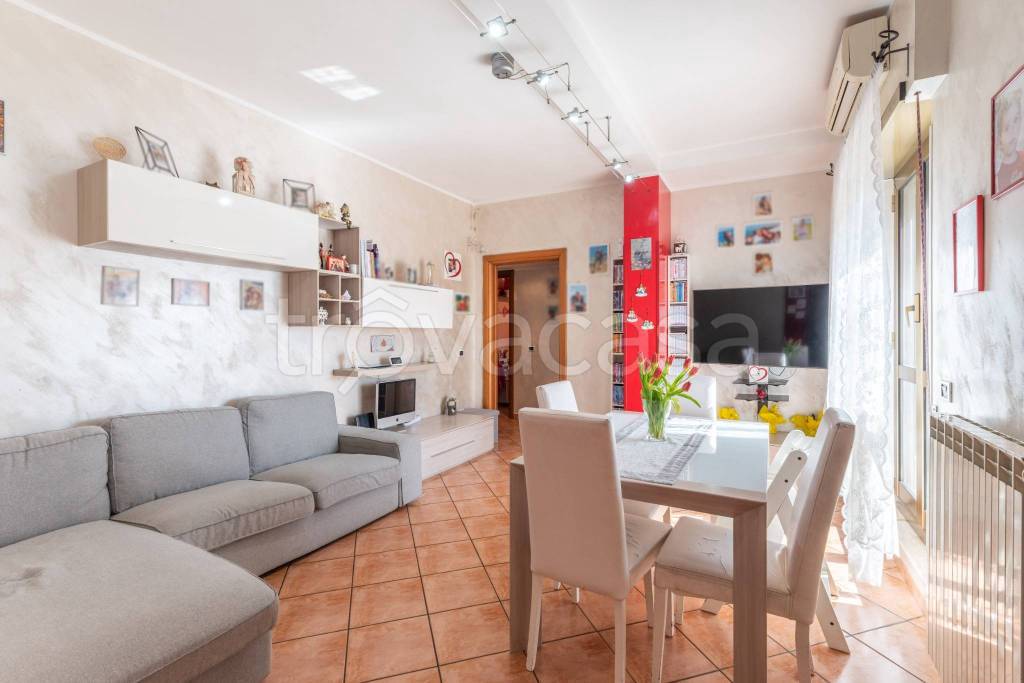 appartamento in vendita a Roma in zona Finocchio