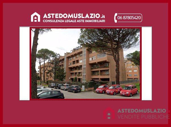 appartamento in vendita a Roma in zona Ardeatino