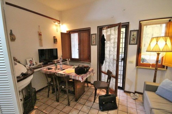 appartamento in vendita a Roma in zona Tomba di Nerone
