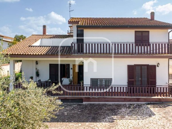 casa indipendente in vendita a Roma in zona Finocchio