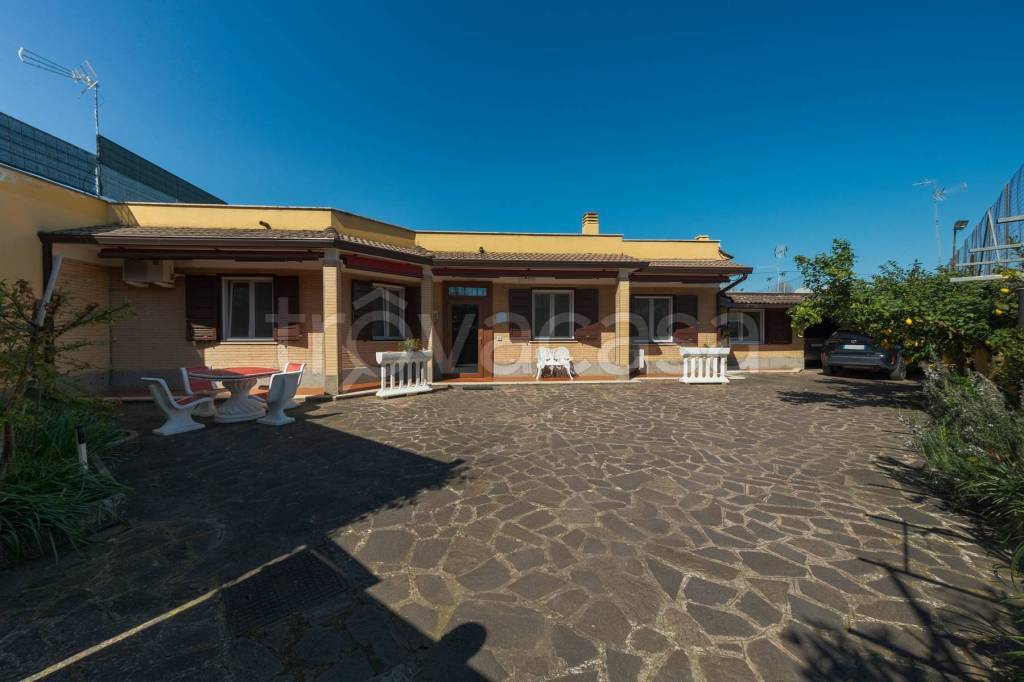 casa indipendente in vendita a Roma in zona Pietralata