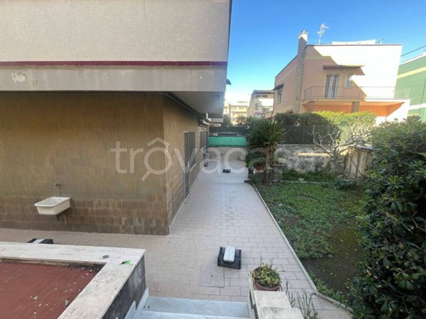 appartamento in vendita a Roma in zona Ostia