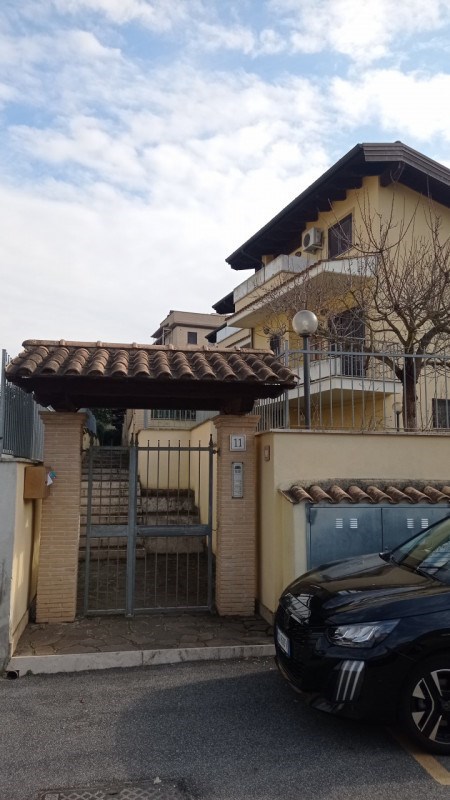 casa indipendente in vendita a Roma in zona Ottavia