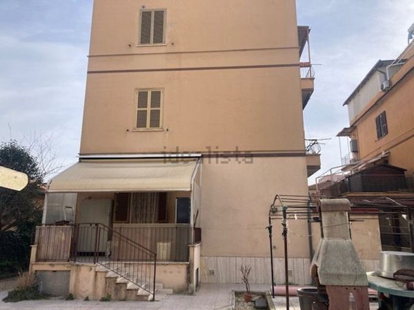 appartamento in vendita a Roma in zona Torre Maura
