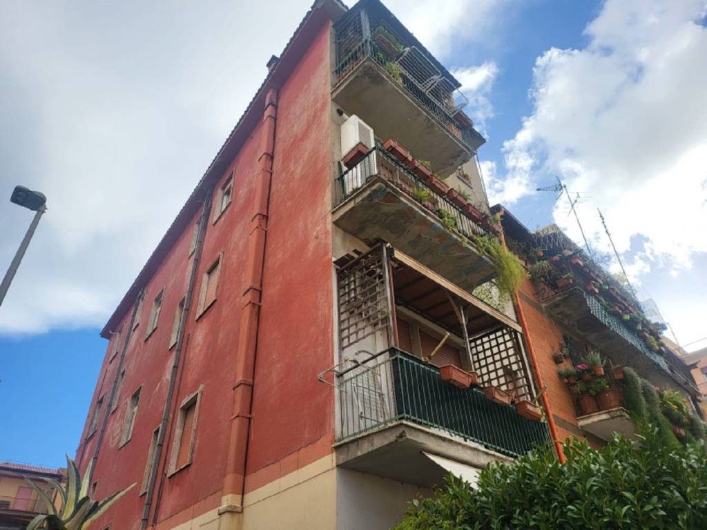 appartamento in vendita a Roma in zona Sette Bagni