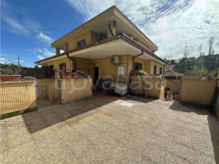 casa indipendente in vendita a Roma in zona Pantan Monastero