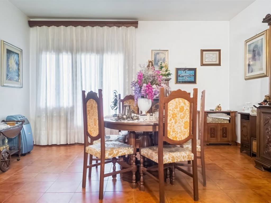 casa indipendente in vendita a Roma in zona Finocchio