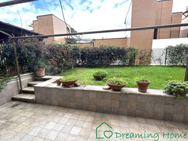 appartamento in vendita a Roma in zona Ardeatino