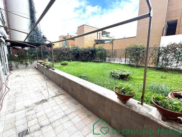 appartamento in vendita a Roma in zona Ardeatino