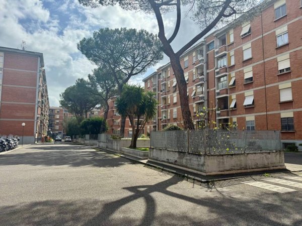 appartamento in vendita a Roma in zona Ostiense